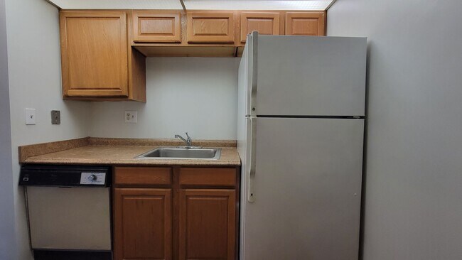 Building Photo - West Palm Beach 1 bedroom 1.5 bath Apartment.
