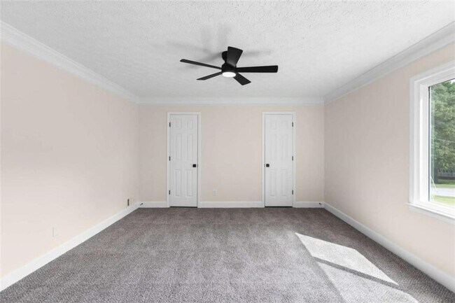 Building Photo - 2250 Ridge Forest Dr