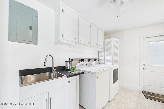 Building Photo - 778 Nassau Rd