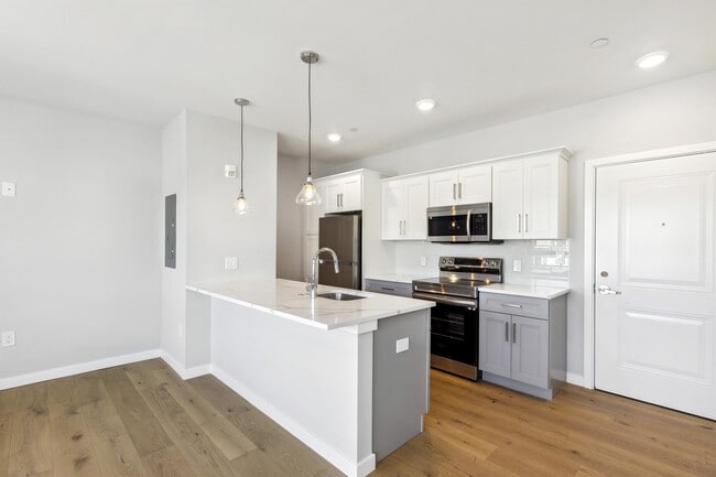 Interior Photo - 3838 Pechin Street