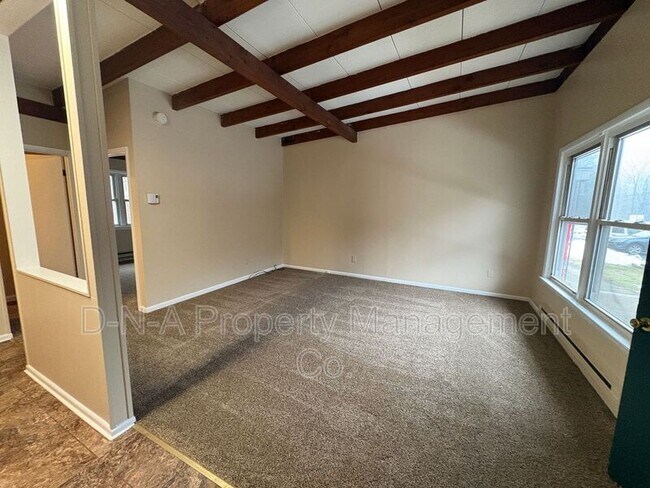 Building Photo - 114 Cabanna Ln