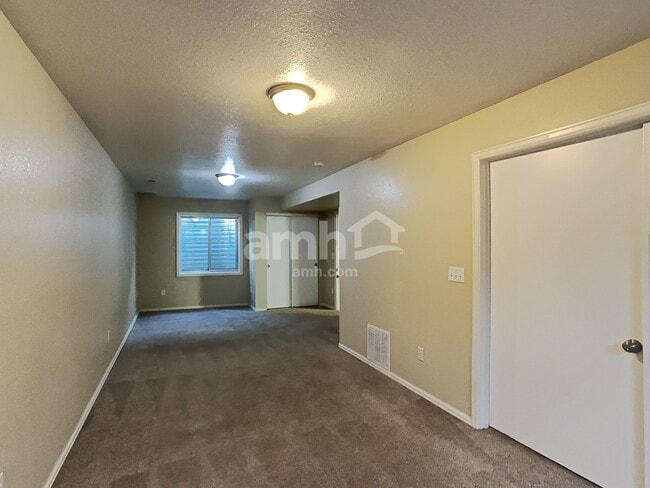 Building Photo - 2108 Hibbard Ln