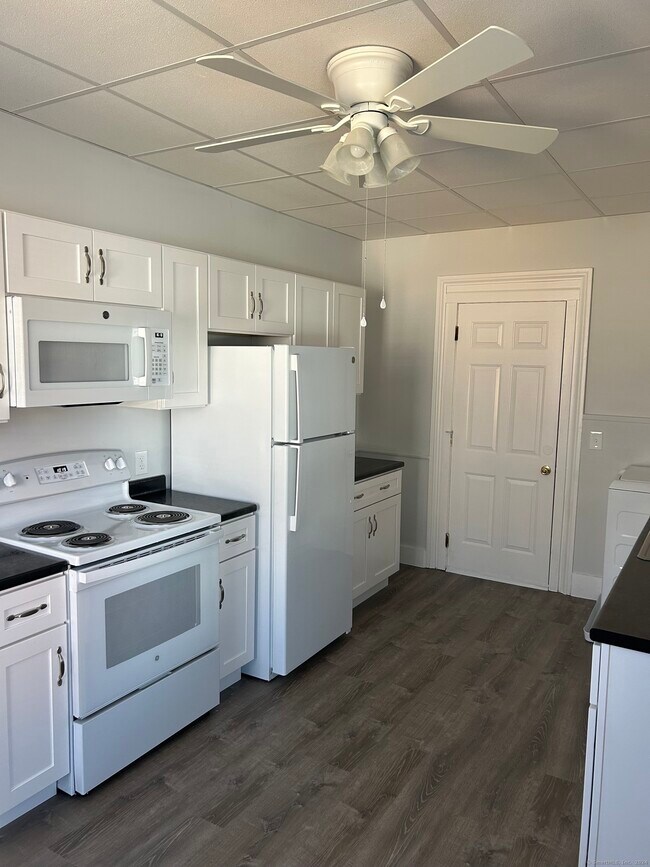 Building Photo - 304 Caroline St