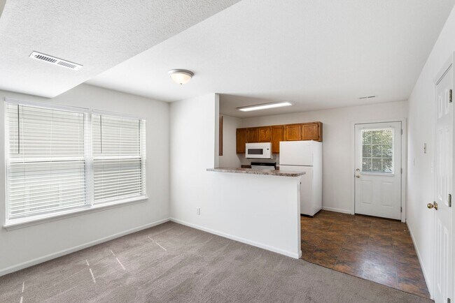 Building Photo - 5001-5003 Betty Jean Way