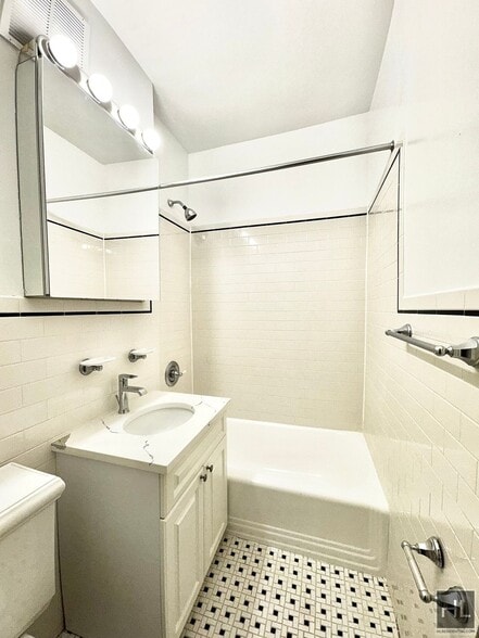 Building Photo - East 84th Street