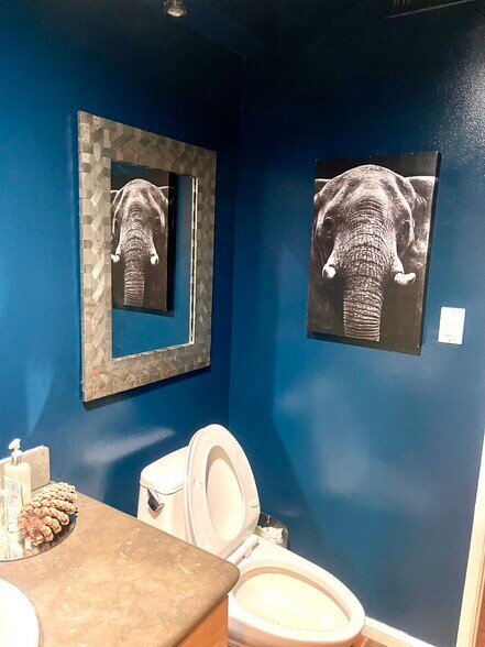 Building Photo - 2366 Nichols Canyon Rd