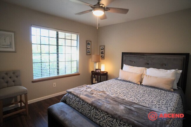 Building Photo - FULLY FURNISHED, Beautiful Home Located In Rosedale Area!