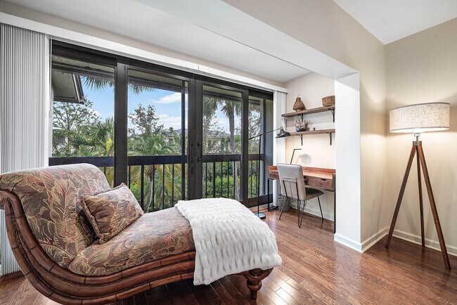 Building Photo - 11355 Pond View Dr