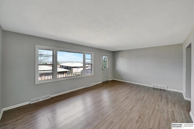 Building Photo - 4620 Van Dorn St