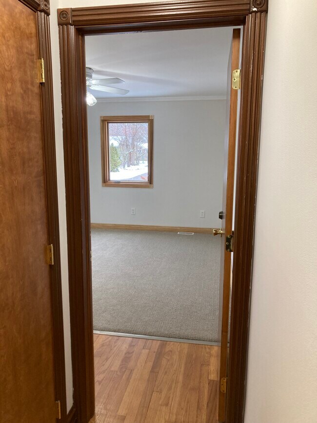 Building Photo - 2401 Bristol Rd