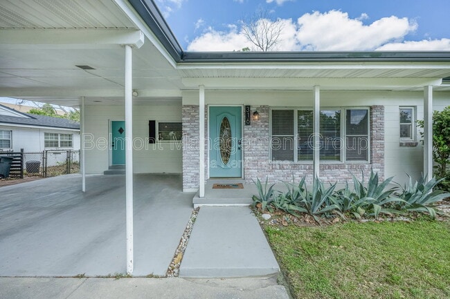 Building Photo - 316 Lake Fair Ln