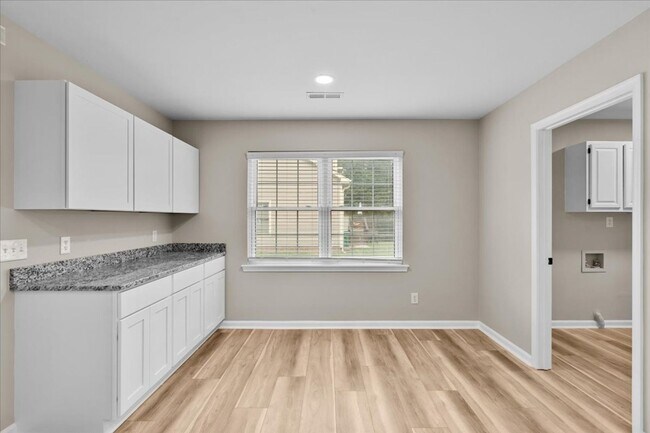 Building Photo - Coming Soon! Single Story Rental in Jamestown's Colony Park!