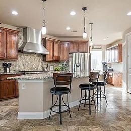 Building Photo - 15524 Sweetpine Ln