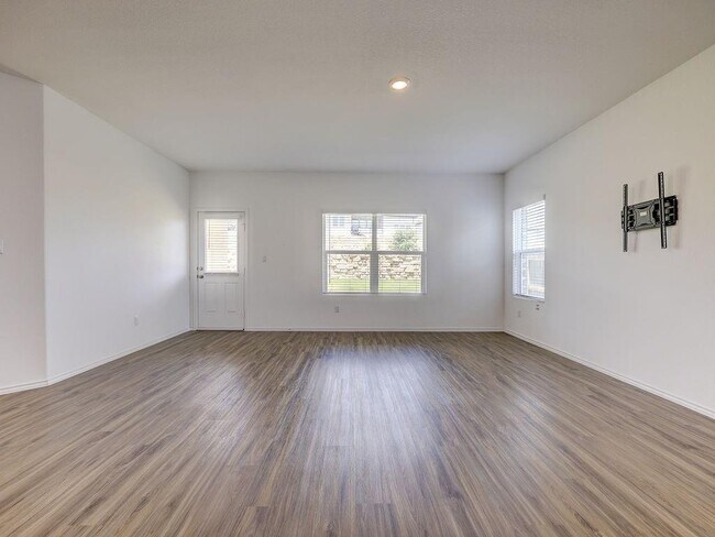 Building Photo - 1629 Brueggerhoff Rd