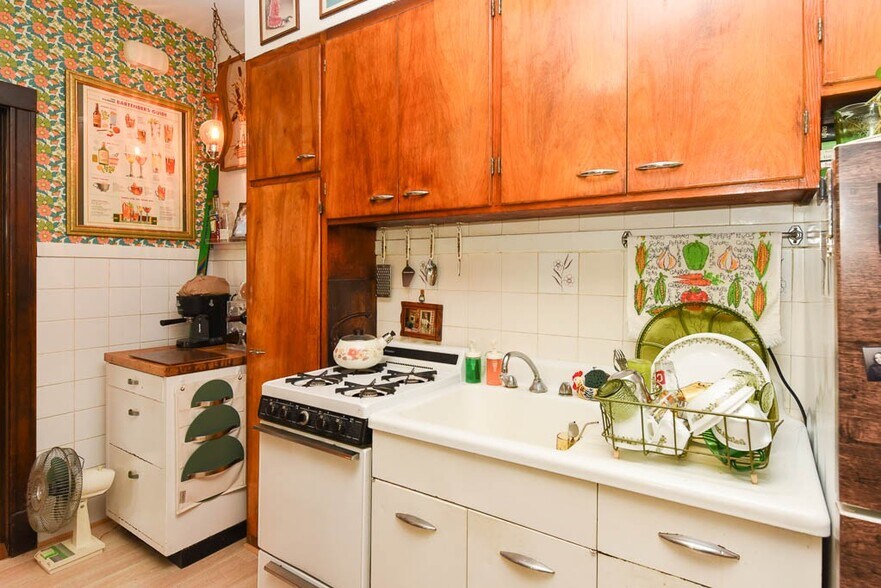 Building Photo - 2819 W Shakespeare Ave