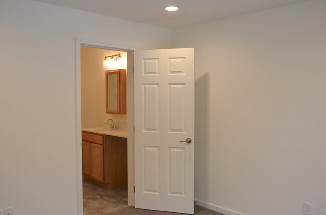 Building Photo - 268 James Monroe Ave