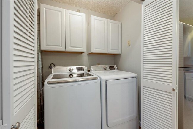 Building Photo - 1801 W 37th St