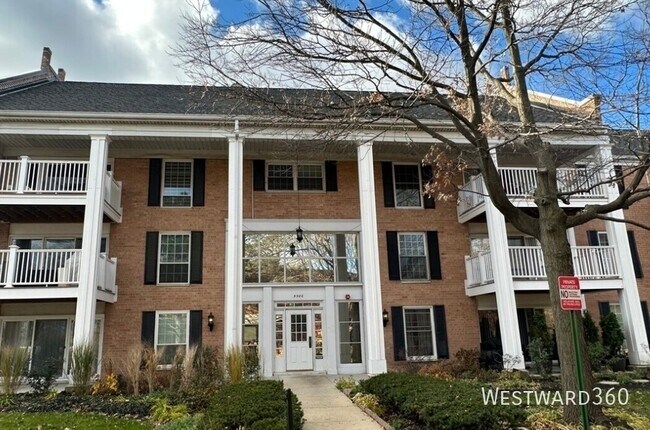 Building Photo - 5501 Carriage Way Dr