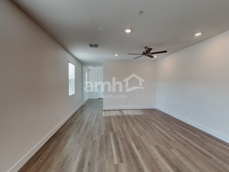 Building Photo - 677 Crimson Flare Ct