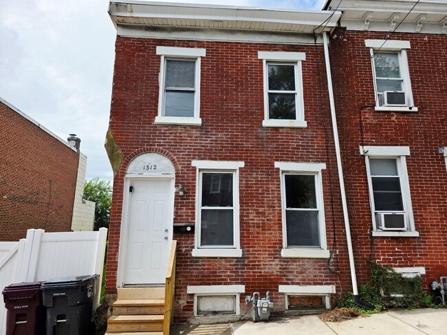 Building Photo - 1312 Lancaster Ave