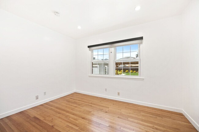 Building Photo - Charming Renovated Pasadena Home with Exceptional Outdoor Space