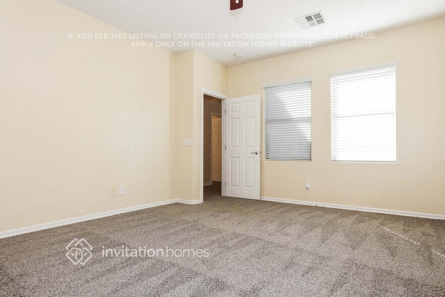 Building Photo - 18854 E Swan Dr