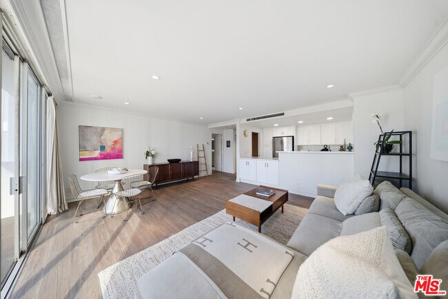 Building Photo - 2160 Century Pk E