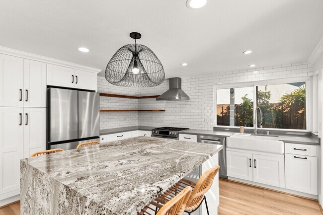 Building Photo - Beautiful Home in Dana Point