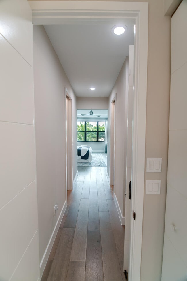Building Photo - 8305 Fishhawk Falls Ct