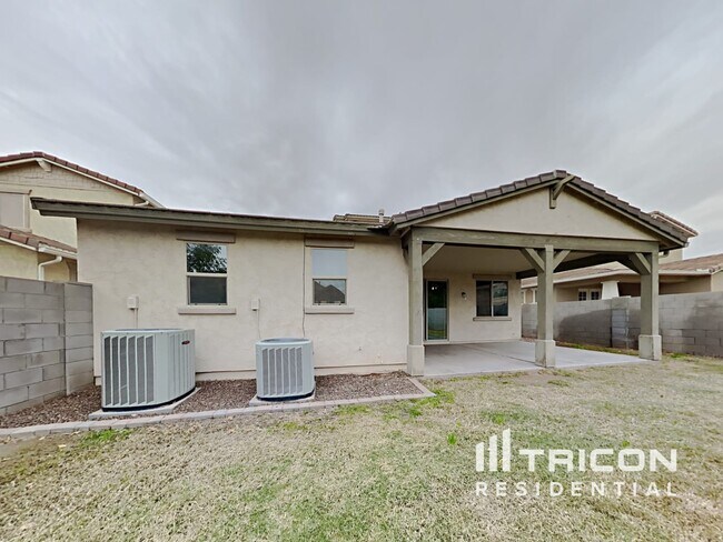 Building Photo - 13227 N 153rd Ln