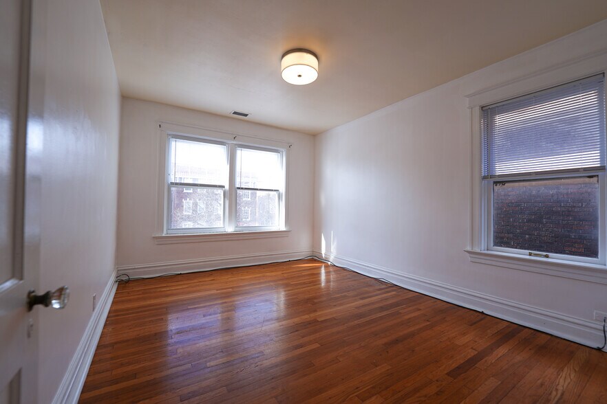Building Photo - 724 Heman Ave