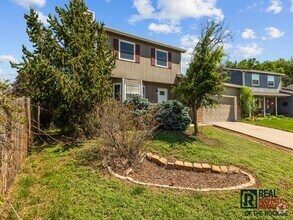 Building Photo - Charming 3-Bed Home Near CSU with Spacious...