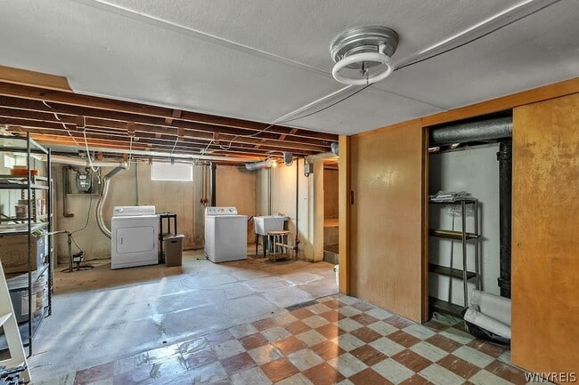 Building Photo - 69 Berryman Dr