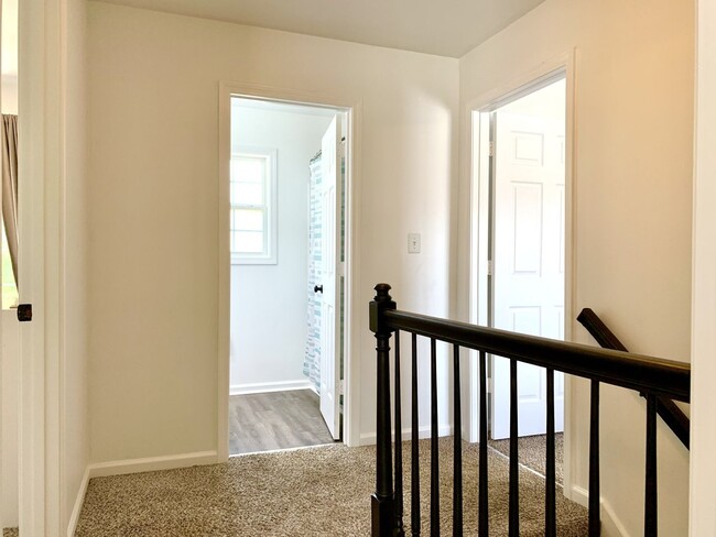 Building Photo - 873 Gordon Pl