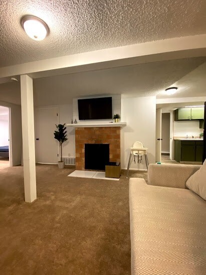 Building Photo - 6032 Lakeside Dr