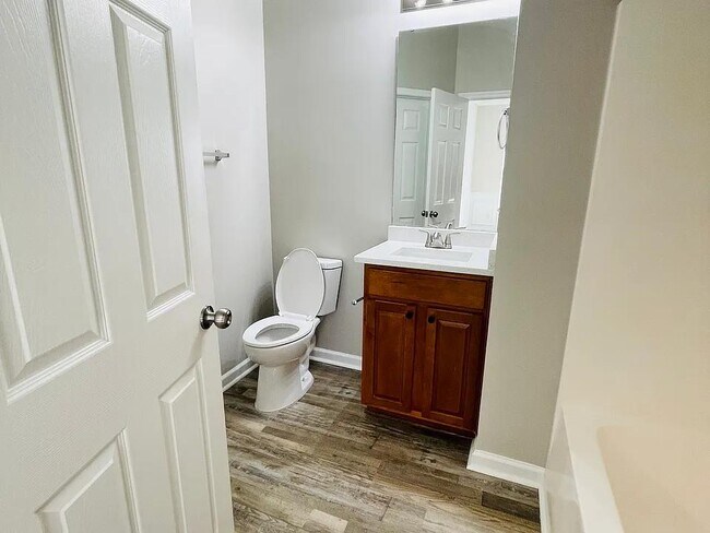 Building Photo - 411 Plank Bridge Way