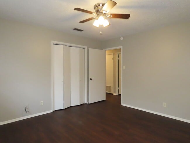 Building Photo - South Tyler! Beautiful 3 Bedroom, 2 Bathroom Duplex