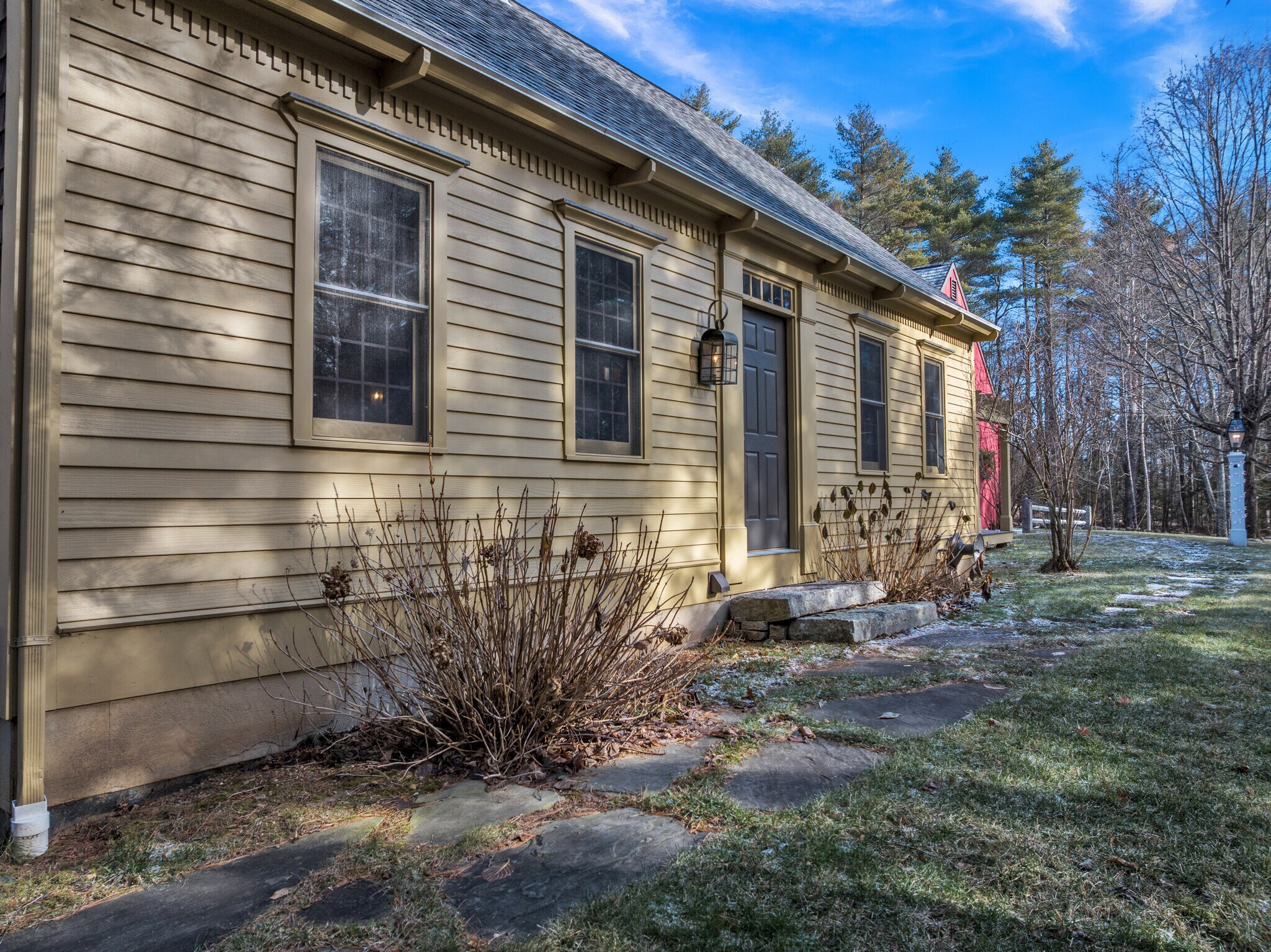 Building Photo - 73 Champeaux Rd