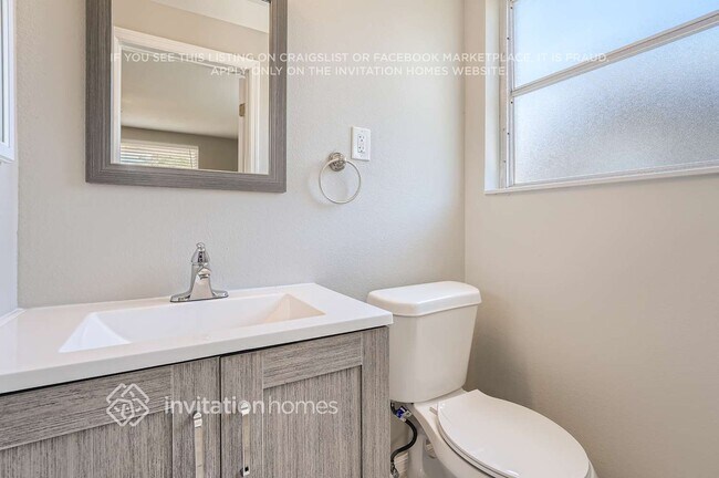 Building Photo - 7530 Rosewood Dr