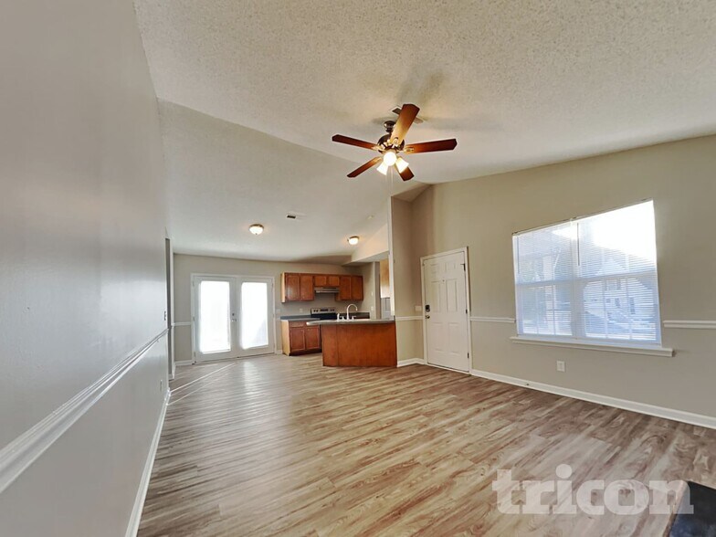 Building Photo - 120 Huntwood Trail