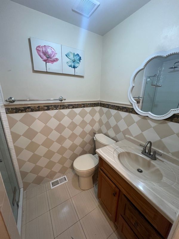 Building Photo - 7 Sassafras Dr