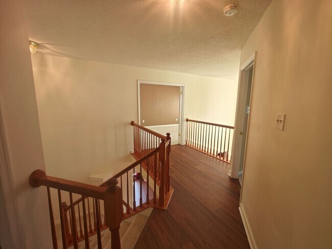 Building Photo - 2625 Piney Ridge Dr