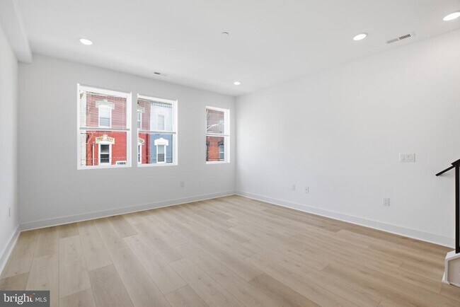 Building Photo - 2237 N 16th St