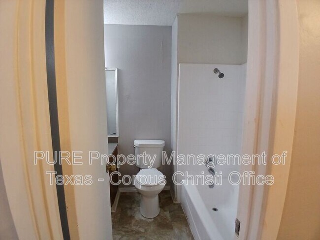 Building Photo - 5001 Middlecoff Cir