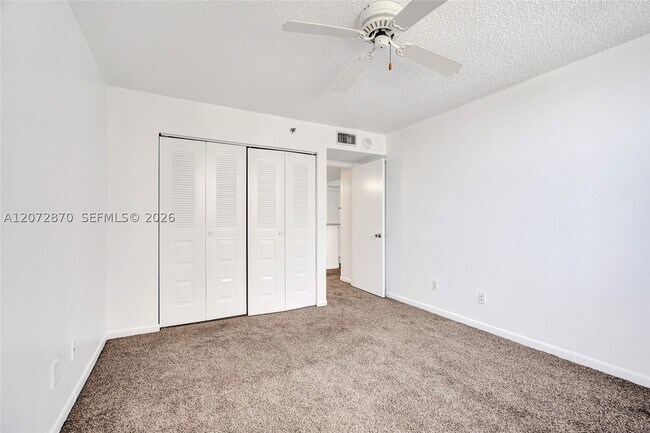Building Photo - 770 Claughton Island Dr
