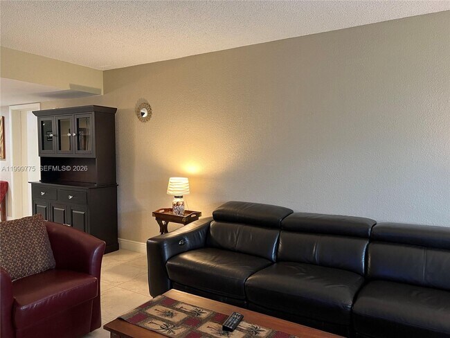 Building Photo - 16500 Golf Club Rd