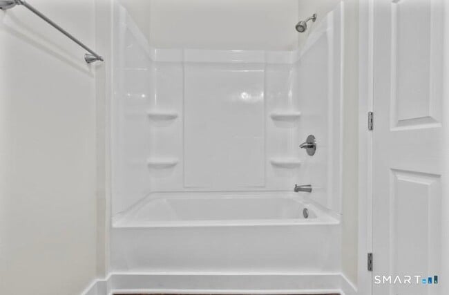 Building Photo - 57 E Main St