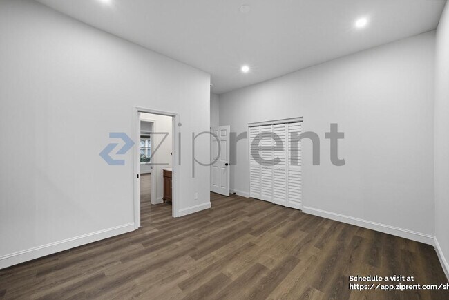 Building Photo - 981 Metropolitan Pkwy SW