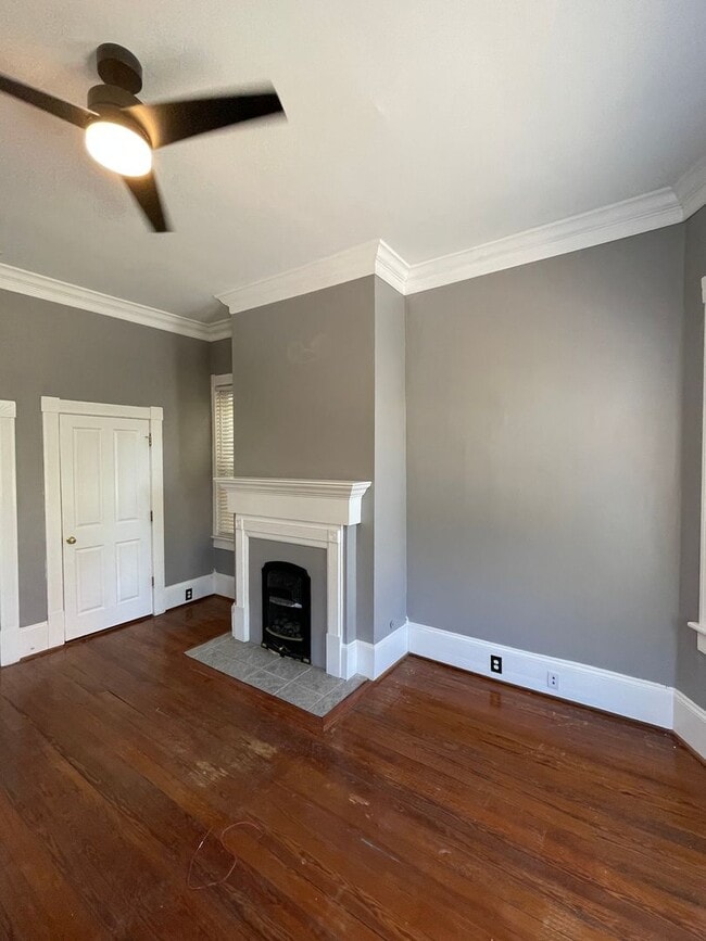 Building Photo - WALK TO STARLAND! APPLICATION PENDING