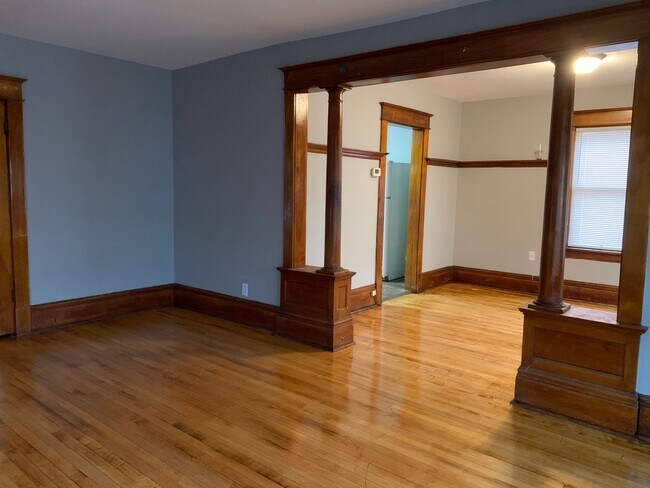 Primary Photo - 3 Bedroom 1 Bathroom House in St.Paul!